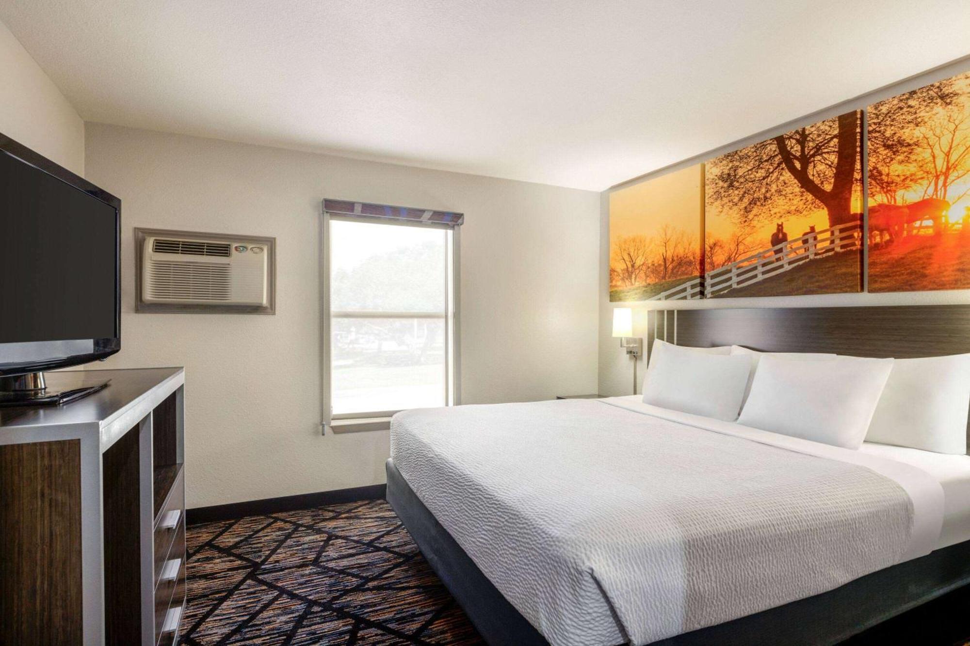 Days Inn By Wyndham San Antonio Near Fiesta Park Екстер'єр фото
