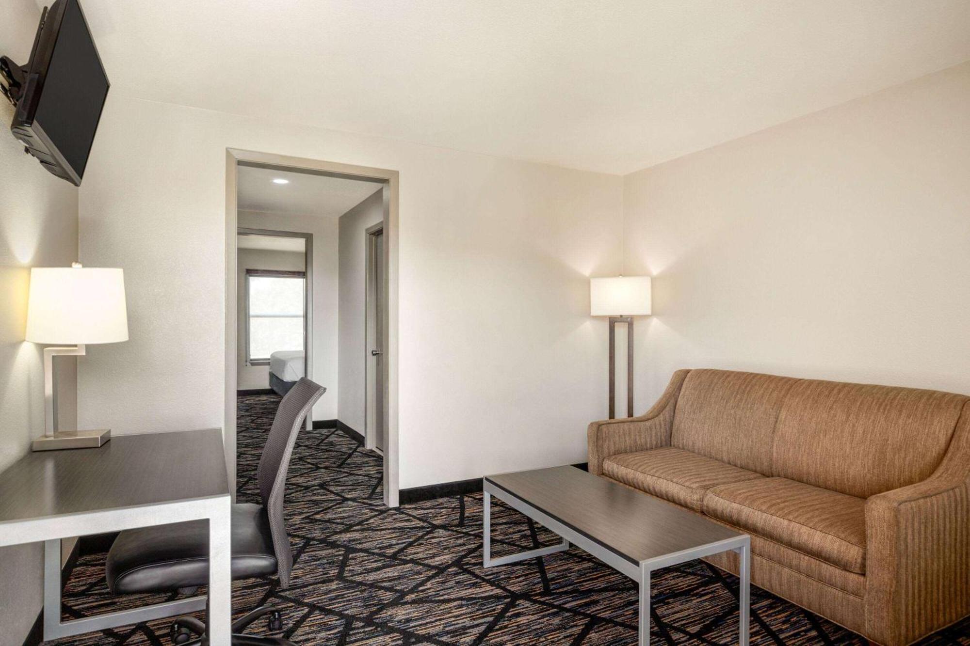 Days Inn By Wyndham San Antonio Near Fiesta Park Екстер'єр фото