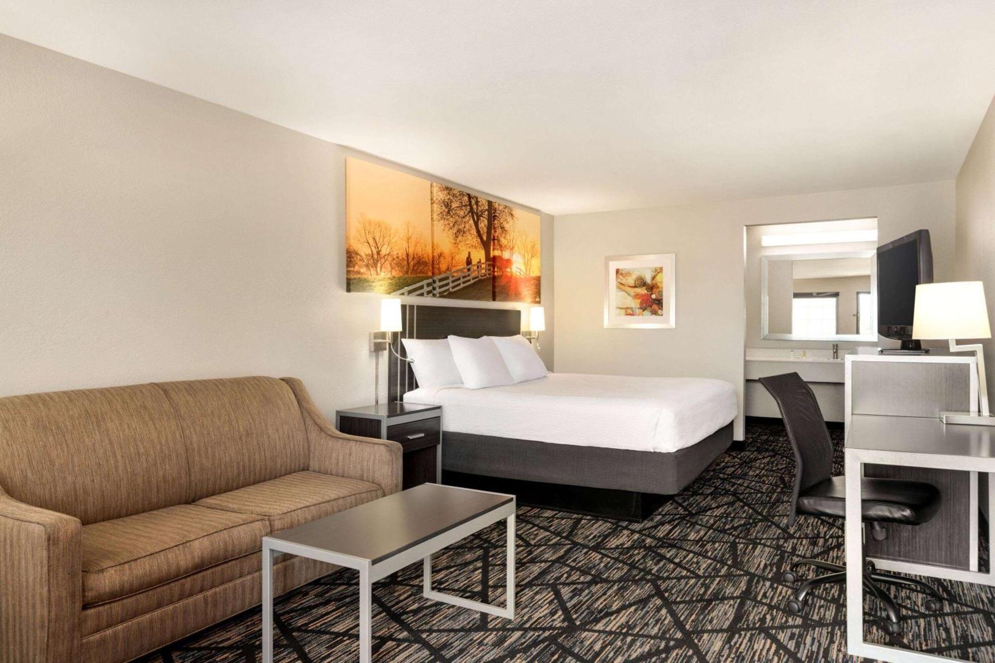 Days Inn By Wyndham San Antonio Near Fiesta Park Екстер'єр фото
