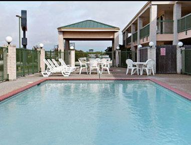 Days Inn By Wyndham San Antonio Near Fiesta Park Екстер'єр фото
